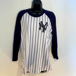 Aaron Judge Yankees Top size XL
